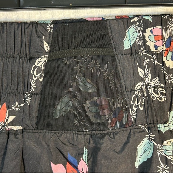 Free People Movement The Way Home Shorts Floral Black Combo Size XS Extra Small - Picture 7 of 13